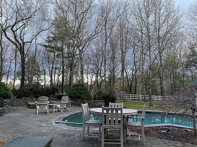 Photo of 117 Stonehedge Ln, Milford, PA