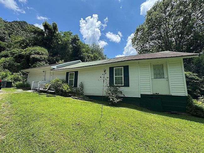 Photo of 9080 Daisy Dallas Rd, Soddy Daisy, TN