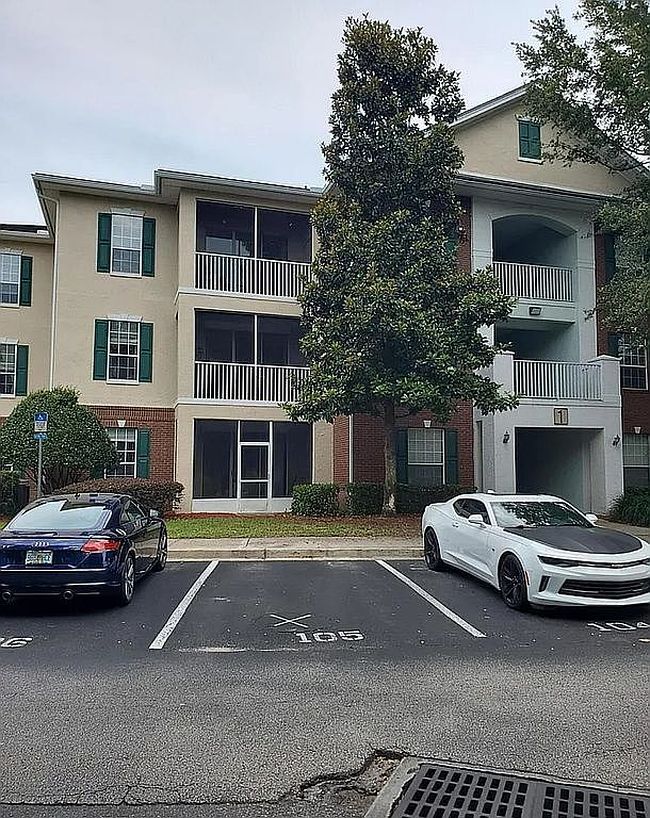 Photo of 785 Oakleaf Plantation Pkwy Unit 111, Orange Park, FL
