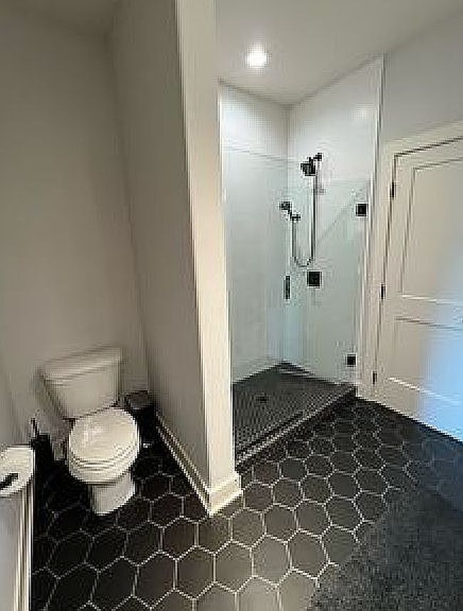 Preview of property located at 702 Evelyn Ave