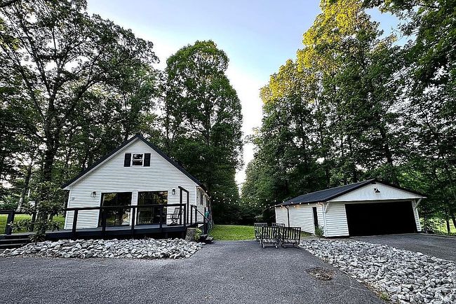 Image of 15 The Cove Ln