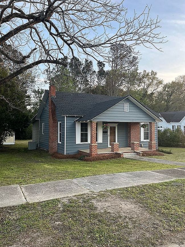 Image of 6887 W College St