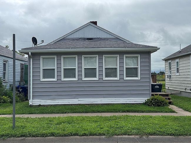 Photo of 2313 Mckinley St, Clinton, IA
