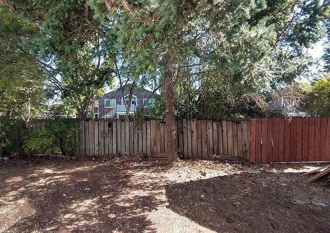 Image of 142 Crystal Dr