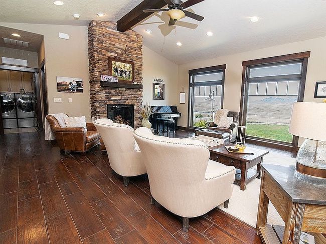 Image of 216 Pederson Rd