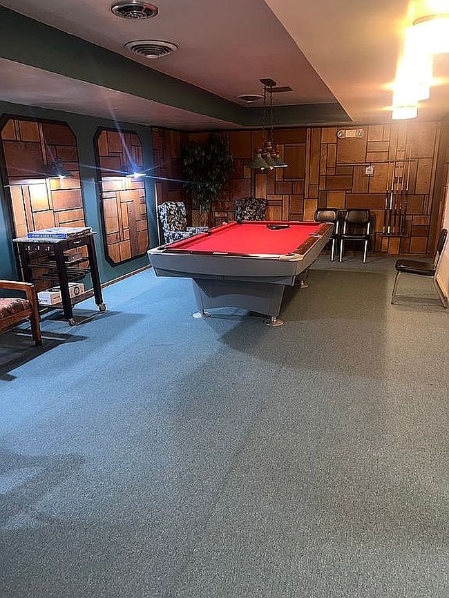 Photo of 412 Riviera Dr, Saint Clair Shores, MI