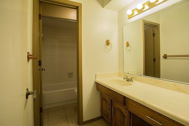 Additional photo 2 of property located at 7117 Ridgeview Dr