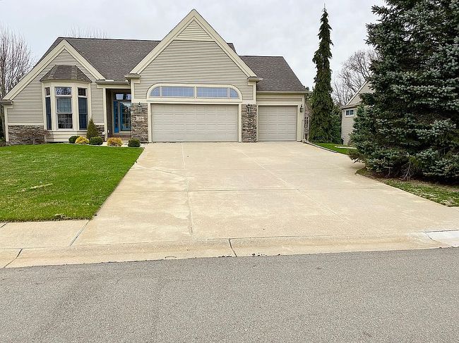 Image of 22 Whitetail Ct