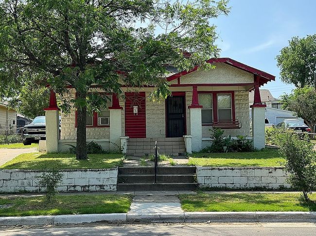 Preview of property located at 2207 Prairie Ave