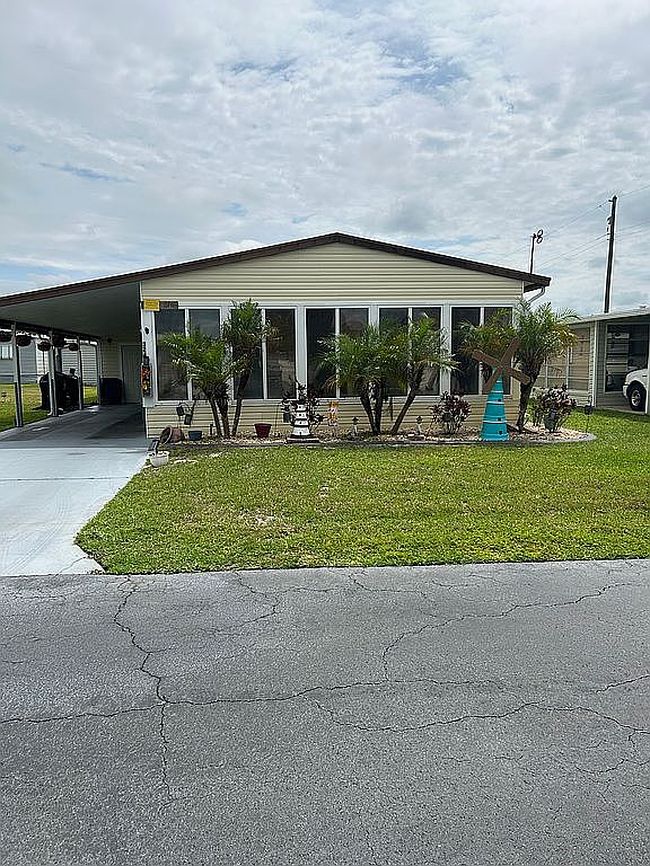 Image of 324 Pleasant Pl
