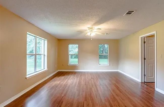 Photo of 7670 Whiting Field Cir, Milton, FL