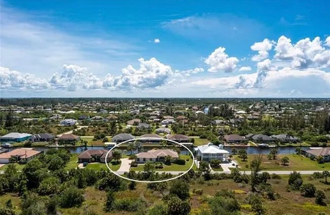 Additional photo 3 of property located at 15794 Viscount Cir