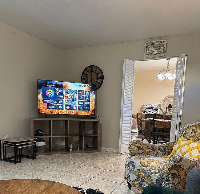 Photo of 6647 De Moss Dr, Houston, TX