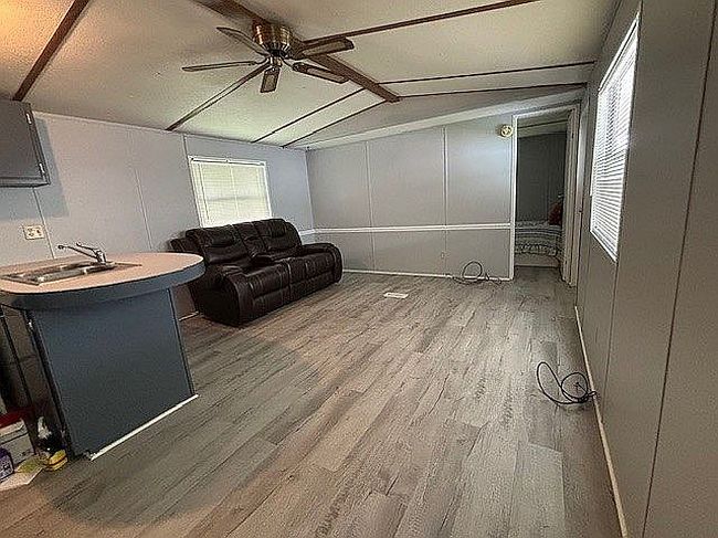 Photo of 817 Lakeshore Dr, Wildwood, FL