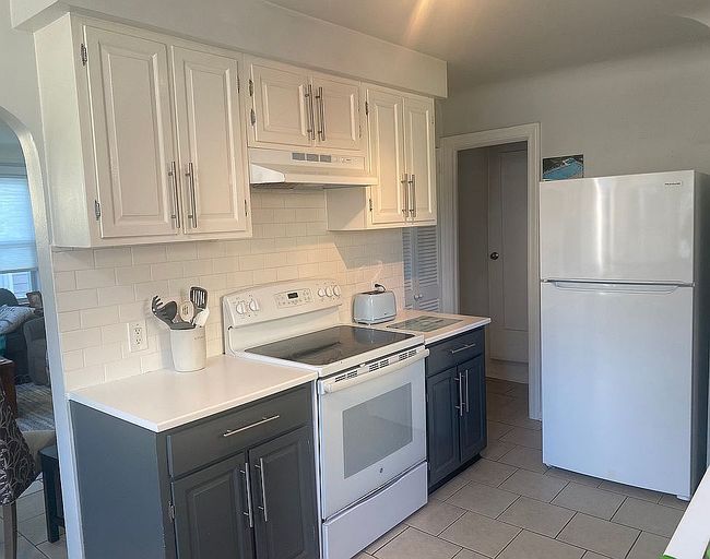 Photo of 22511 Sunnydale St, Saint Clair Shores, MI
