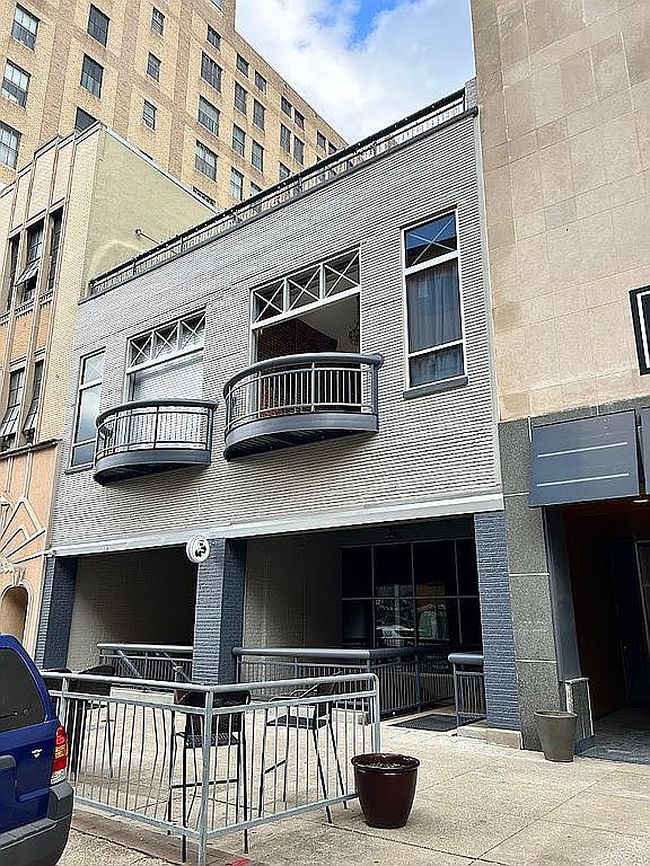 Image of 323 Main St Apt A