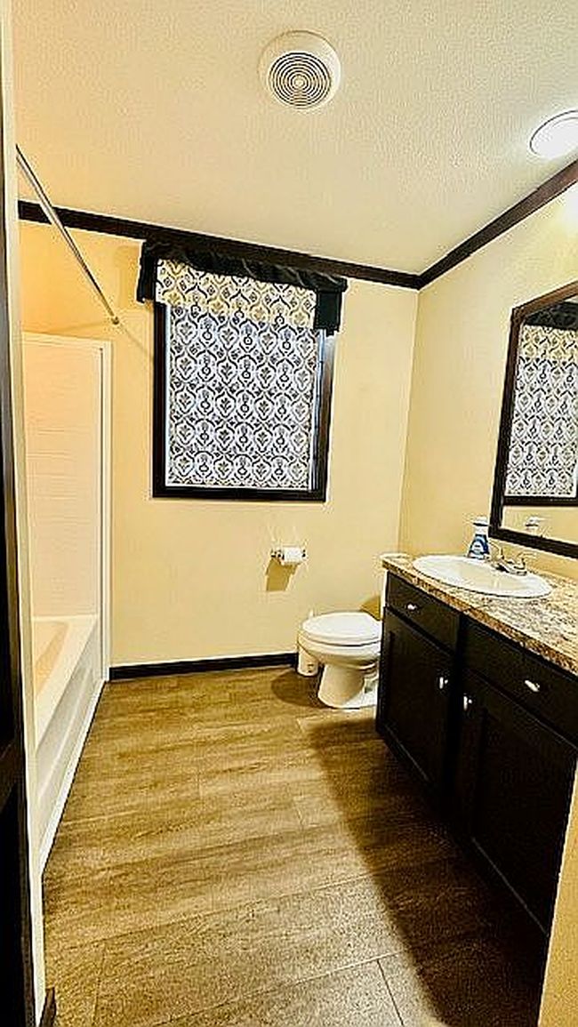 Image of 1601 E Slaughter Ln