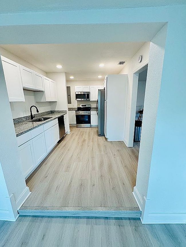 Image of 232 Thomas Ave