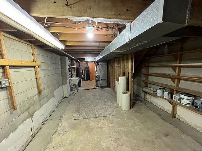 Image of 219 E Hollett St