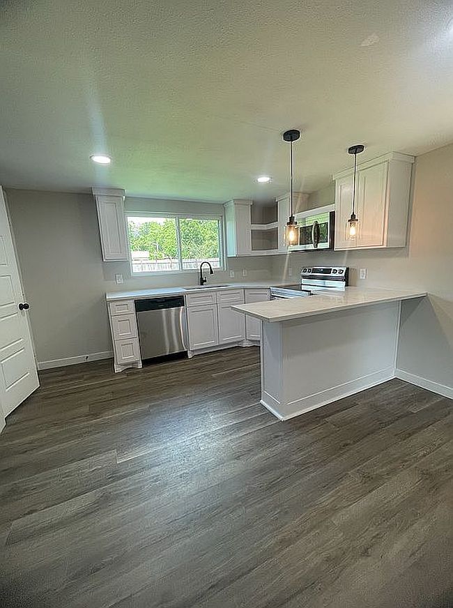 Photo of 611 Sw 4th St, Kerens, TX