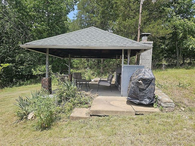 Photo of 101 N Lake Dr, Hillsboro, MO