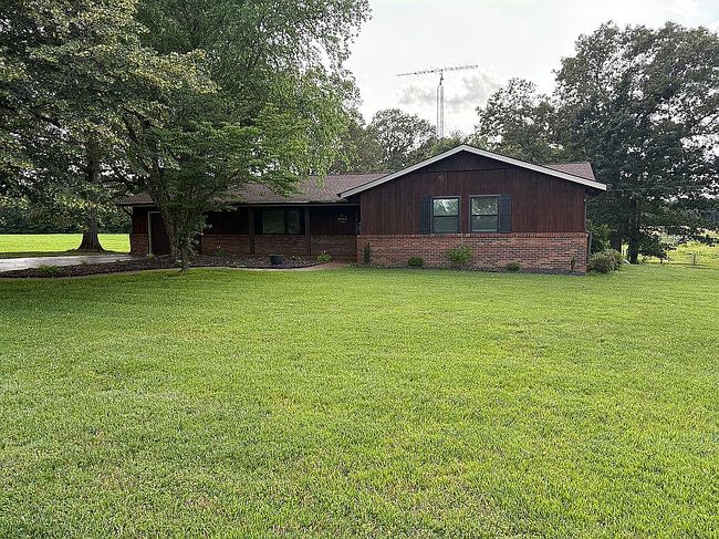 Image of 2585 Crossland Rd