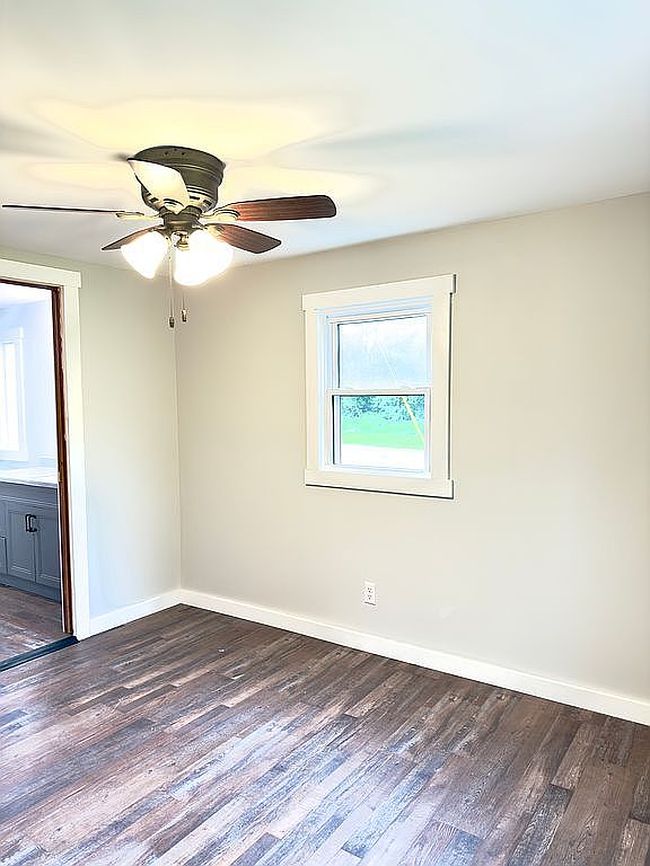 Photo of 552 County Road 1900 E, Fairfield, IL