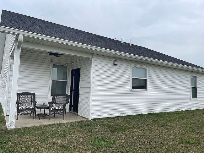 Image of 927 W Indiana Ave