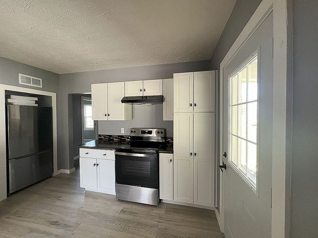 Image of 408 3rd St