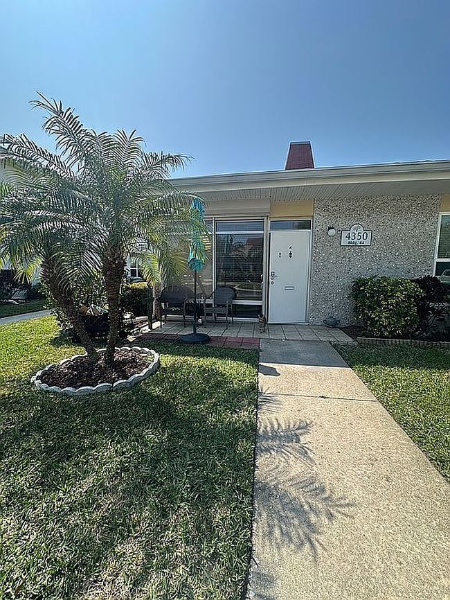 Image of 4350 Tahitian Gardens Cir Apt A