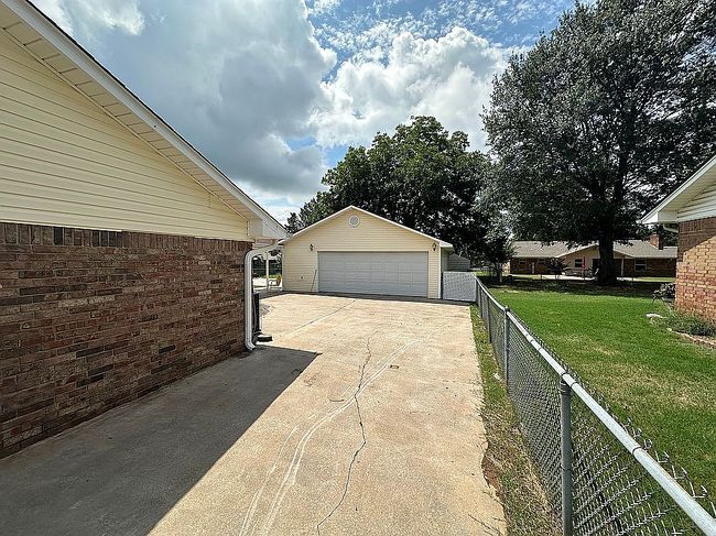 Photo of 105 Dogwood Ave, Poteau, OK