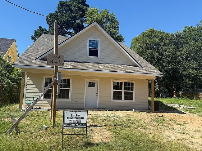 Photo of 214 W Hurley Ave, Gladewater, TX