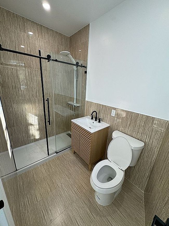 Image of 664 Shepherd Ave