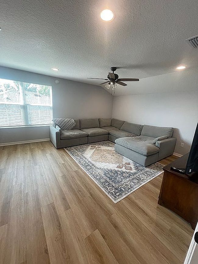 Photo of 2730 Alder Ave, Okahumpka, FL