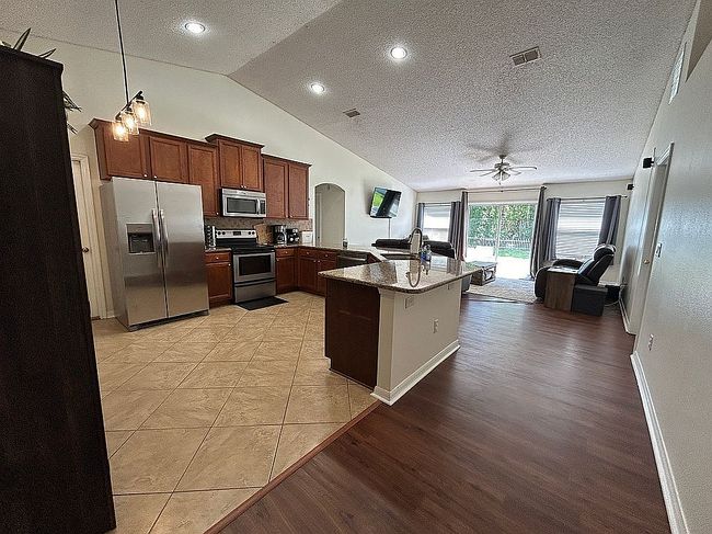 Photo of 13735 Devan Lee Dr E, Jacksonville, FL