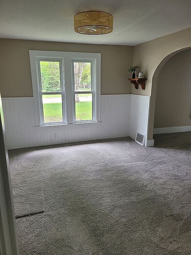Photo of 606 S Johnson St, Charles City, IA