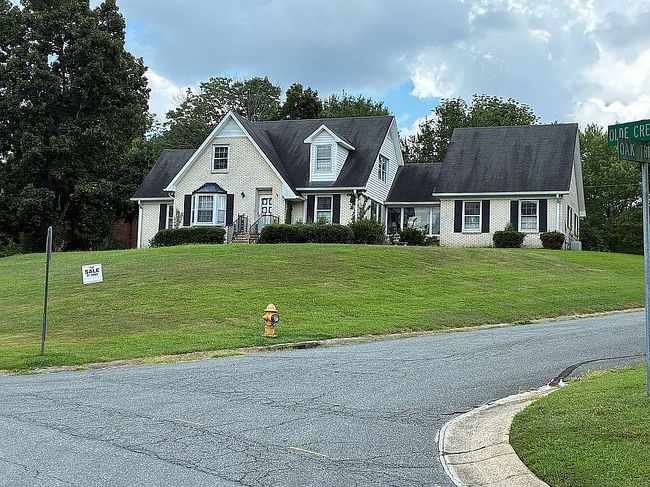 Photo of 3343 Olde Crk, Matthews, NC