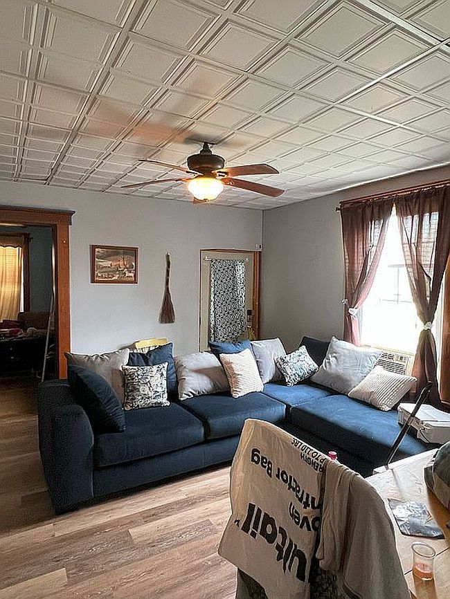 Image of 404 E Main St