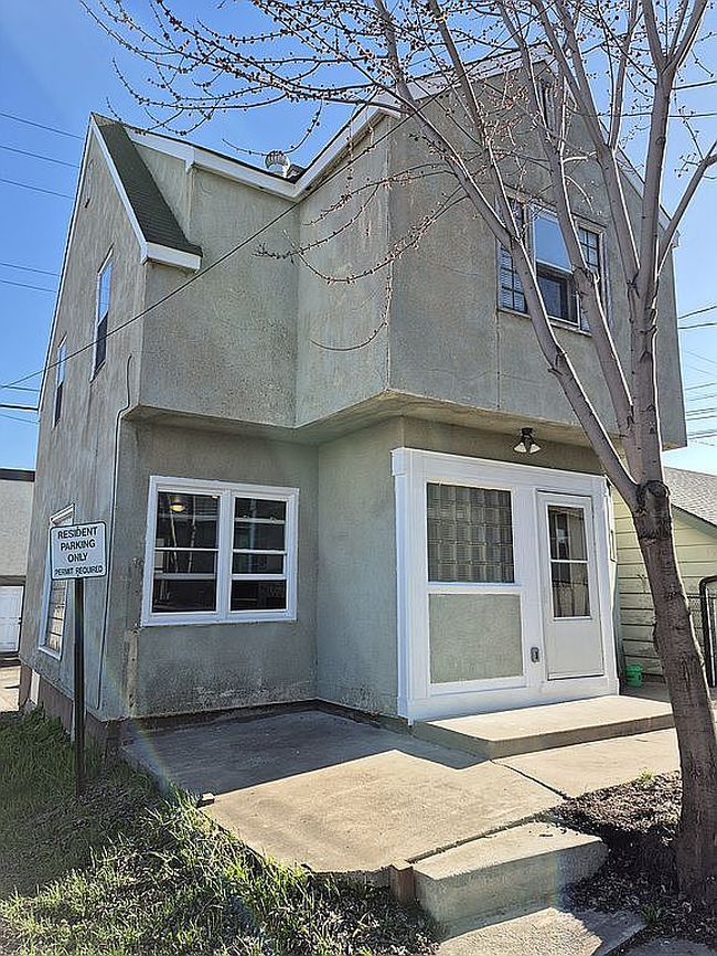 Image of 202 2nd St S