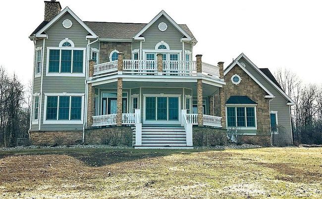 Image of 159 River Dr
