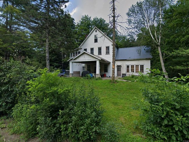 Photo of 4 Woodlawn Cemetery Rd, Newfane, VT