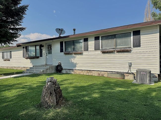 Photo of 309 Peak Rd, Rock Springs, WY