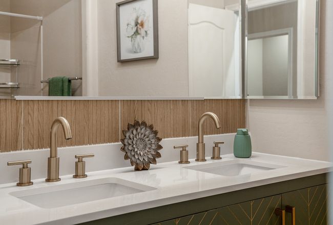 Additional photo 3 of property located at 2622 W Luce Dr