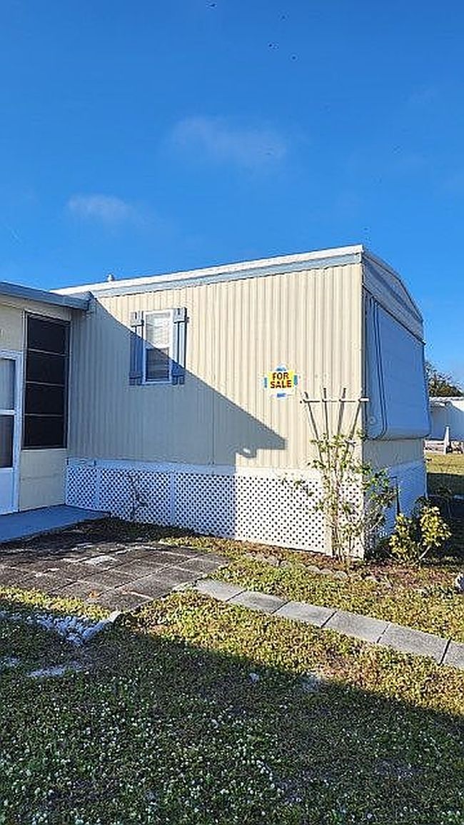 Image of 226 W Erie Dr