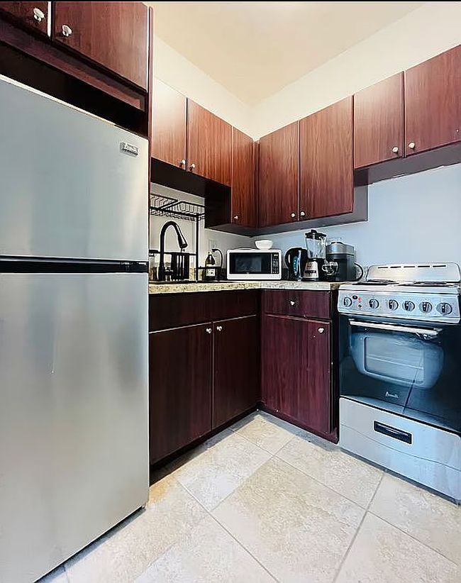 Photo of 842 Meridian Ave, Miami Beach, FL