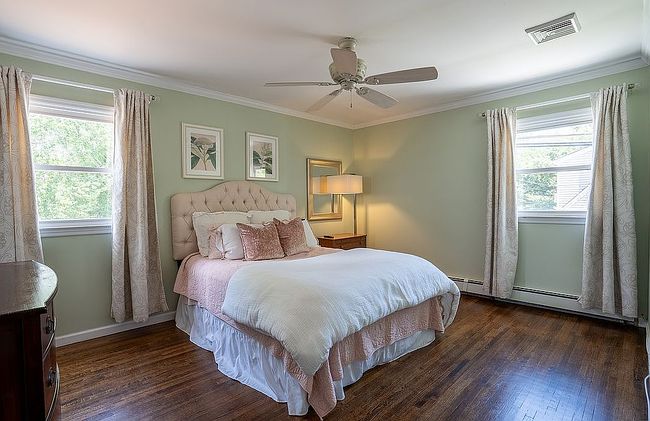 Photo of 109 Jefferson Rd, Farmingdale, NY