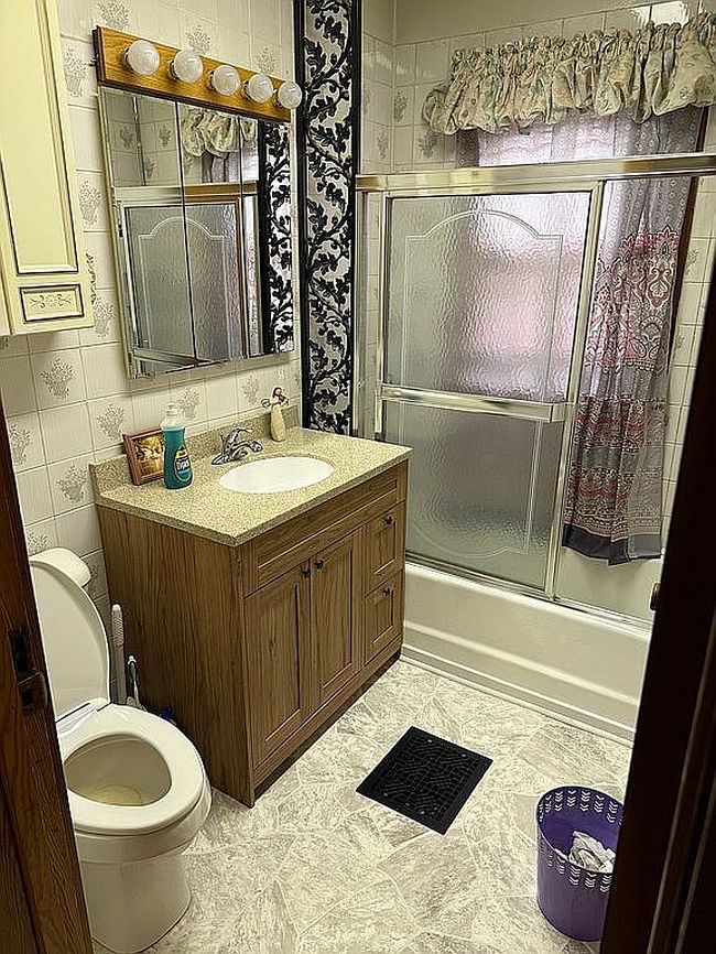 Image of 303 S Elm St
