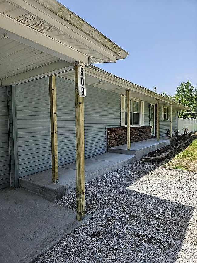 Additional photo 3 of property located at 509 Berry St