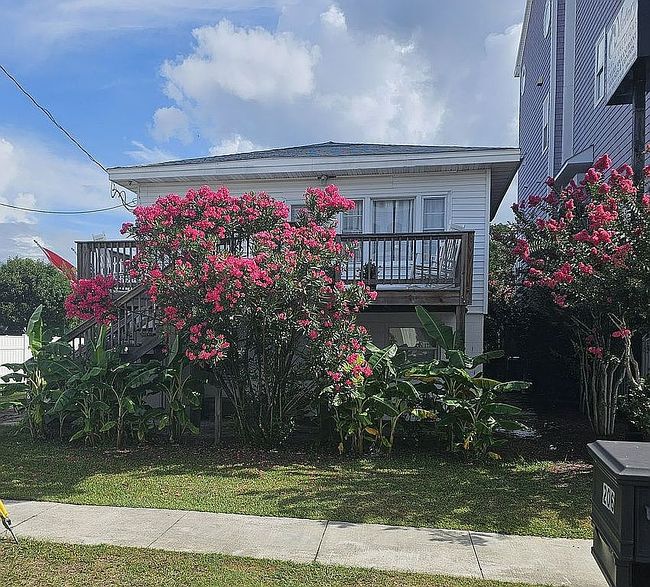 Photo of 208 Fayetteville Ave, Carolina Beach, NC