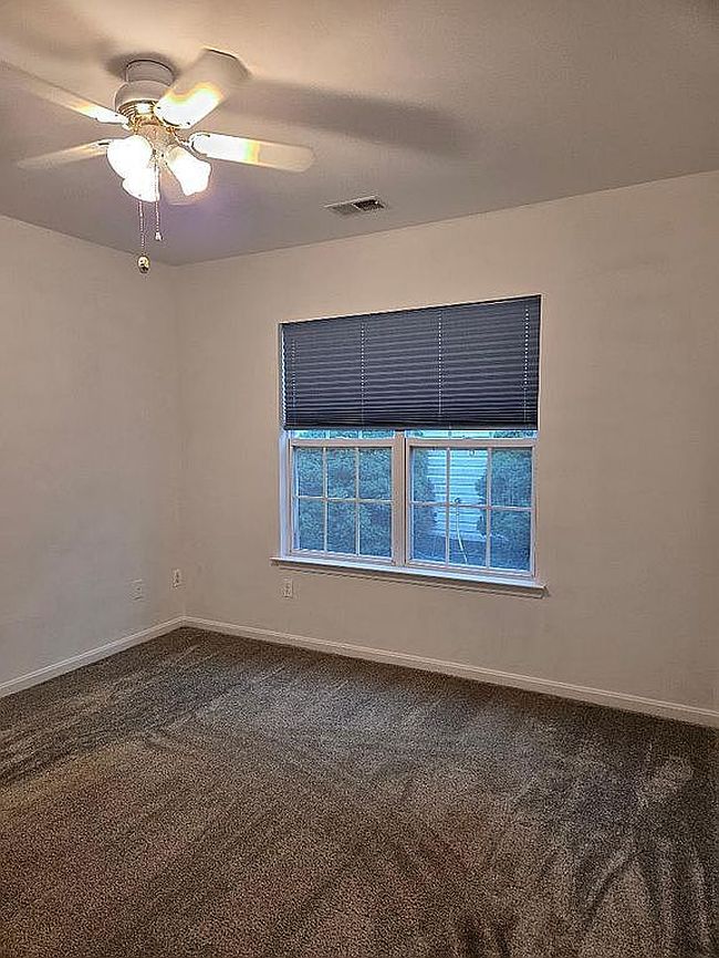 Photo of 40 Perri Cir, Middle Island, NY